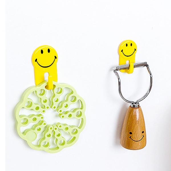 604 Plastic Self-Adhesive Smiley Face Hooks, 1 Kg Load Capacity (6pcs) Great Discount Now